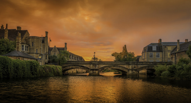 Обои картинки фото stamford, города, - мосты, река, здания, мост, зарево