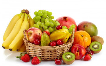 Картинка еда фрукты +ягоды клубника бананы виноград яблоки вишня груша корзина апельсин белый фон ягоды гранат киви