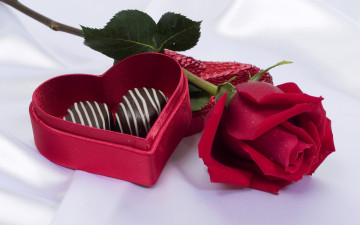 обоя праздничные, день святого валентина,  сердечки,  любовь, роза, коробочка, красная, сердечко, конфеты