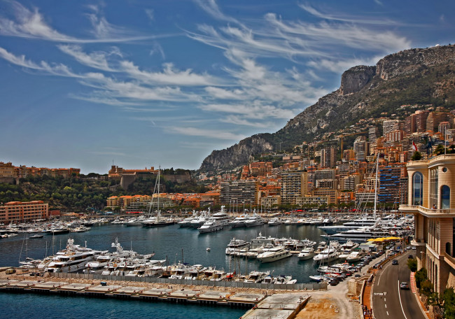 Обои картинки фото города, монте-карло , монако, лодки, яхты, горы, дома, монте-карло, гавань, небо