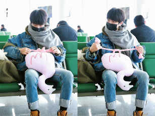 Картинка мужчины xiao+zhan актер маска куртка игрушка вокзал