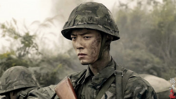 Картинка кино+фильмы ace+troops солдат форма каска грязь