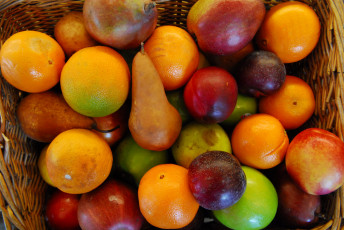 Картинка еда фрукты ягоды апельсины яблоки груши сливы
