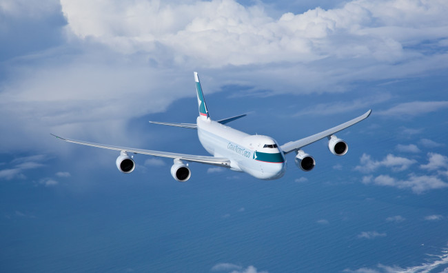 Обои картинки фото авиация, грузовые, самолёты, облака