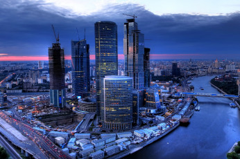Картинка города москва+ россия закат река москва вечер дома мосты небоскребы