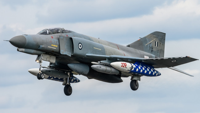 Обои картинки фото f-4e phantom, авиация, боевые самолёты, истребитель