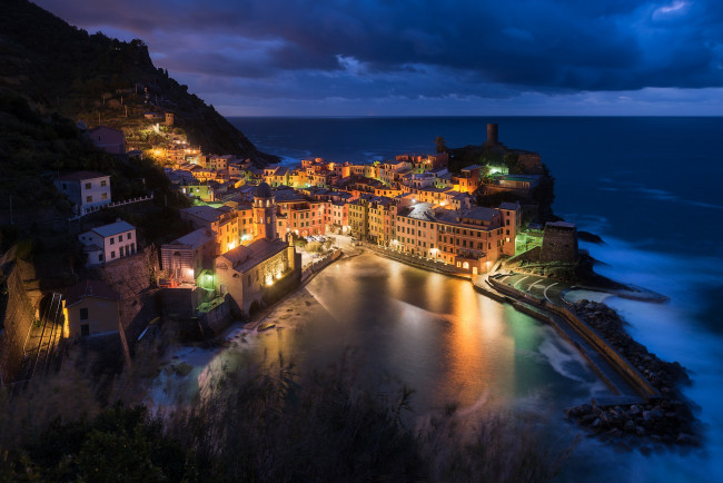 Обои картинки фото vernazza, города, - огни ночного города, побережье