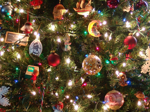 Обои картинки фото christmas, tree, closeup, праздничные, украшения