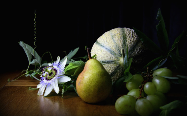 Обои картинки фото еда, фрукты,  ягоды, пассифлора, виноград, дыня, груша
