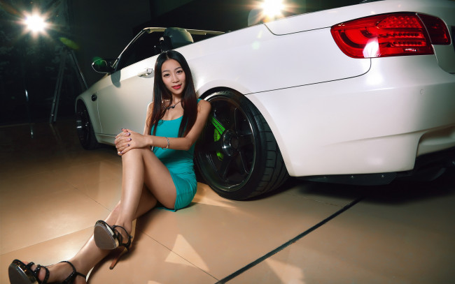 Обои картинки фото автомобили, -авто с девушками, взгляд, фон, автомобиль, азиатка, bmw, девушка
