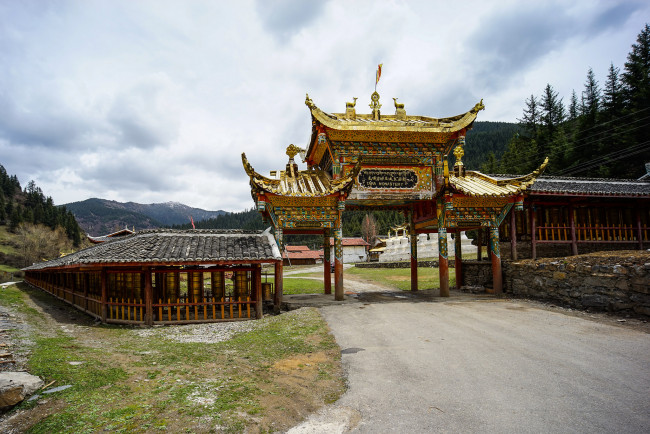 Обои картинки фото tibetan temple, города, - буддийские и другие храмы, храм, горы
