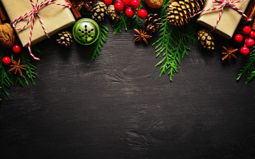 Картинка праздничные -+разное+ новый+год подарки рождественское украшение деревянный фон подарочный бокс с новым годом еловые ветки новогоднее