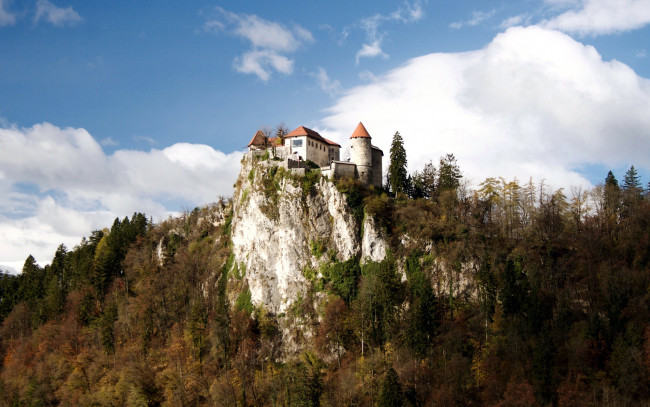 Обои картинки фото bled castle,  slovenia, города, - дворцы,  замки,  крепости, bled, castle, slovenia