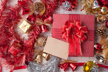 Картинка праздничные подарки+и+коробочки колокольчики подарки