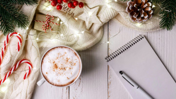 Картинка праздничные угощения шишка кофе леденцы