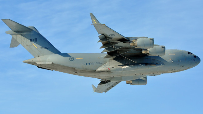 Обои картинки фото mcdonnell douglas c-17 globemaster iii, авиация, военно-транспортные самолёты, тяжелый, канада, ввс, самолет, транспортный