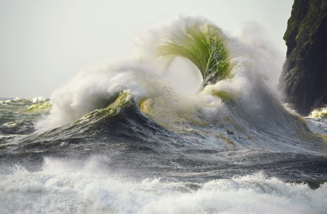 Обои картинки фото природа, моря, океаны, волны, шторм, буря, брызги, вода, океан, море, небо, непогода, ветер