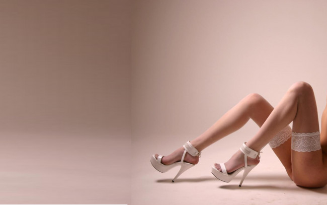 Обои картинки фото девушки, - женские прелести, ноги, чулки, каблуки