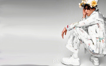 Картинка мужчины gong+jun+|+simon+gong актер шляпа цветы костюм