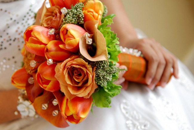 Обои картинки фото цветы, букеты, композиции, розы, тюльпаны, букет, невесты