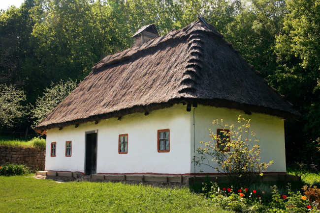 Обои картинки фото украинская, хата, разное, сооружения, постройки, цветы