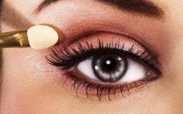 Картинка разное глаза eye eyebrow female makeup