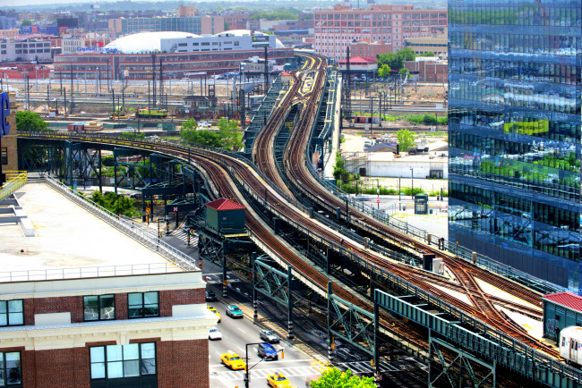 Обои картинки фото subway goes above, разное, транспортные средства и магистрали, эстакада, дороги, город