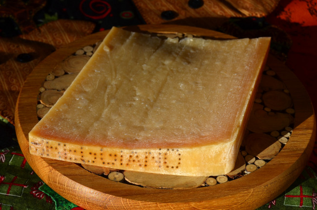 Обои картинки фото parmigiano reggiano, еда, сырные изделия, сыр