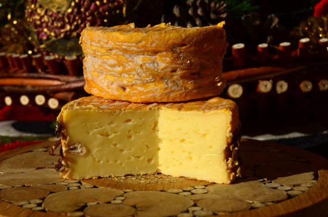 Обои картинки фото petit livarot, еда, сырные изделия, сыр