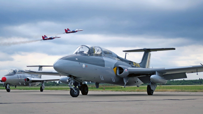 Обои картинки фото авиация, боевые самолёты, delfin, l-29, aero, Чехословакия, vodochody, чехословацкий, учебно-тренировочный, самолёт