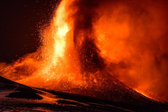 Картинка природа стихия извержение вулкана этна сицилия