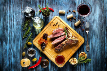 Картинка еда мясные+блюда розмарин вино мясо чеснок
