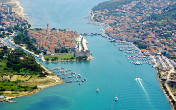 обоя города, - панорамы, трогир, лето, курорт, вид, сверху, курорты, хорватия