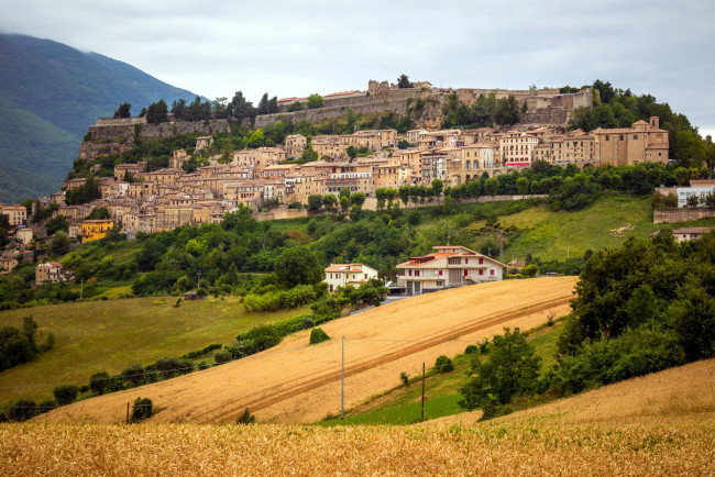 Обои картинки фото civitella del tronto, italy, города, - панорамы, civitella, del, tronto