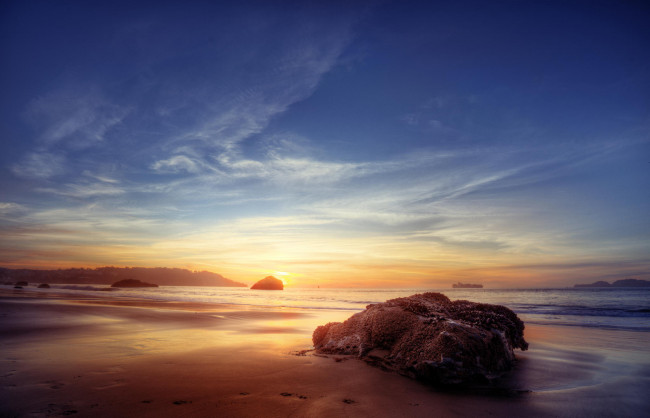 Обои картинки фото природа, восходы, закаты, камень, пляж, берег, океан