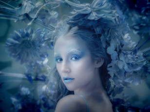 Картинка девушки -unsort+ креатив blue hydragea взгляд стиль цветы макияж девушка