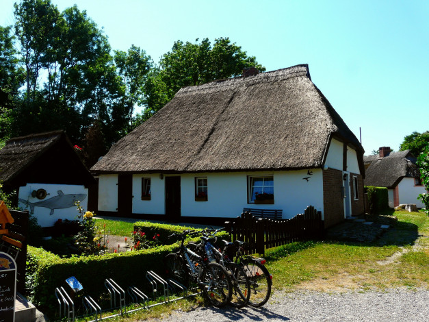 Обои картинки фото германия, путгартен, разное, сооружения, постройки, дом, забор, велосипед