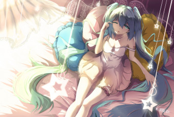 Картинка аниме vocaloid hatsune miku kuroi asahi арт девушка кровать подушки
