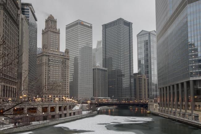 Обои картинки фото города, Чикаго , сша, иллиноис, Чикаго, город, река, небоскребы, лед, зима