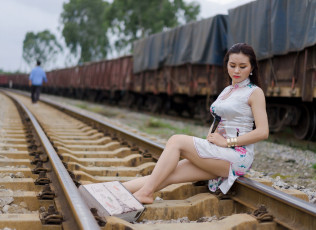 Картинка девушки -unsort+ азиатки азиатка вагоны железная дорога модель
