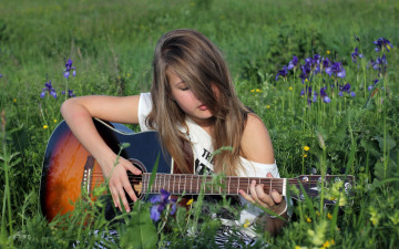 обоя музыка, -другое, девушка, цветы, гитара