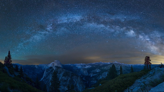 Обои картинки фото космос, разное, другое, горы, звёзды, звёздное, небо, млечный, путь, калифорния, йосемити
