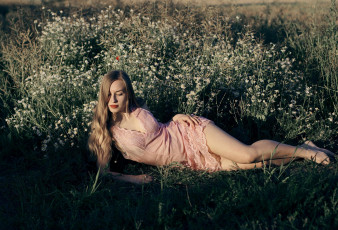 Картинка девушки -unsort+ блондинки +светловолосые поле блондинка цветы трава