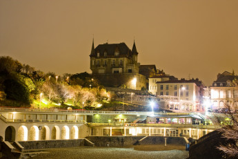 Картинка франция города -+огни+ночного+города деревья фонари здания