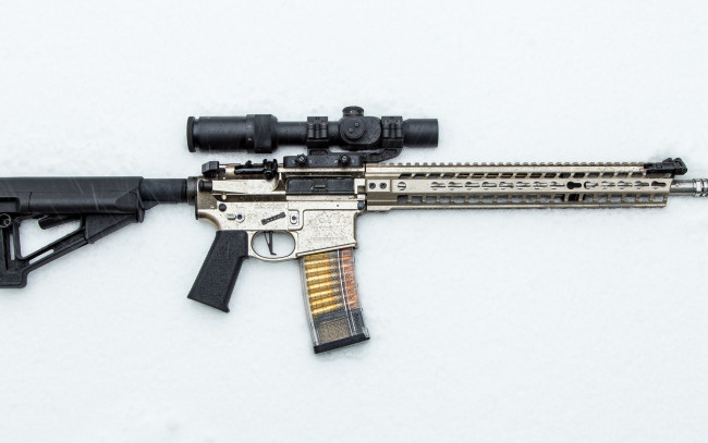 Обои картинки фото оружие, снайперская винтовка, снег, фон, штурмовая, винтовка, оптика