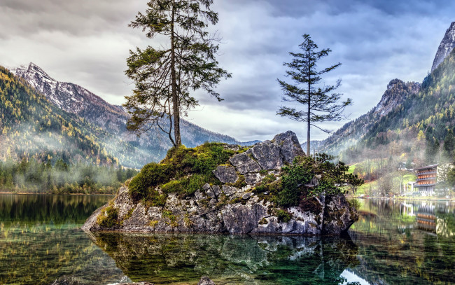 Обои картинки фото природа, реки, озера, туман, горы, сосны, река, камень
