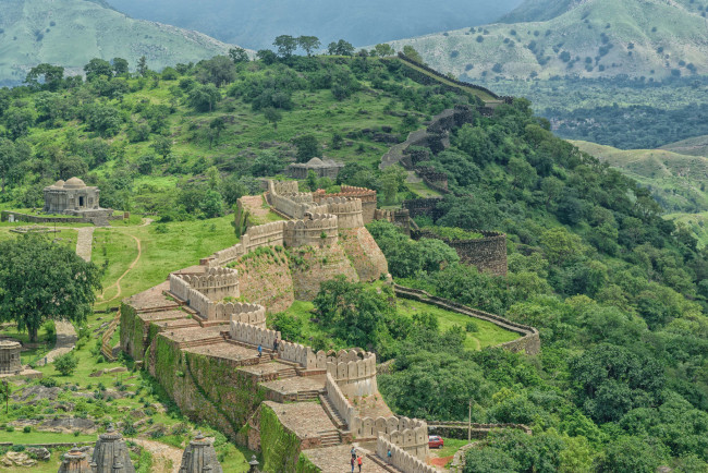 Обои картинки фото kumbhalgarh fort, города, - дворцы,  замки,  крепости, простор