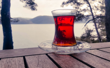 Картинка еда напитки +Чай напиток отражение стакан пейзаж
