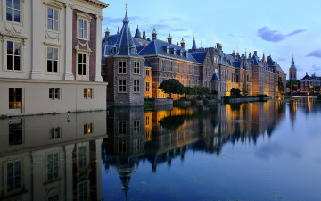 Картинка города гаага+ нидерланды канал набережная огни вечер здания
