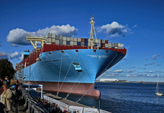 Картинка корабли грузовые суда причал швартовы контейнеровоз судно порт